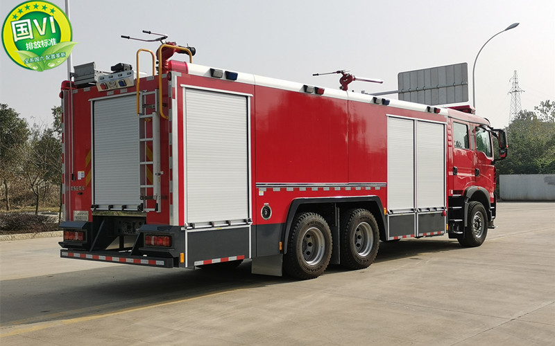 國六重汽12噸水泡沫幹粉聯用消防車