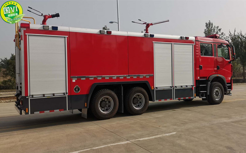 國六重汽12噸水泡沫幹粉聯用消防車