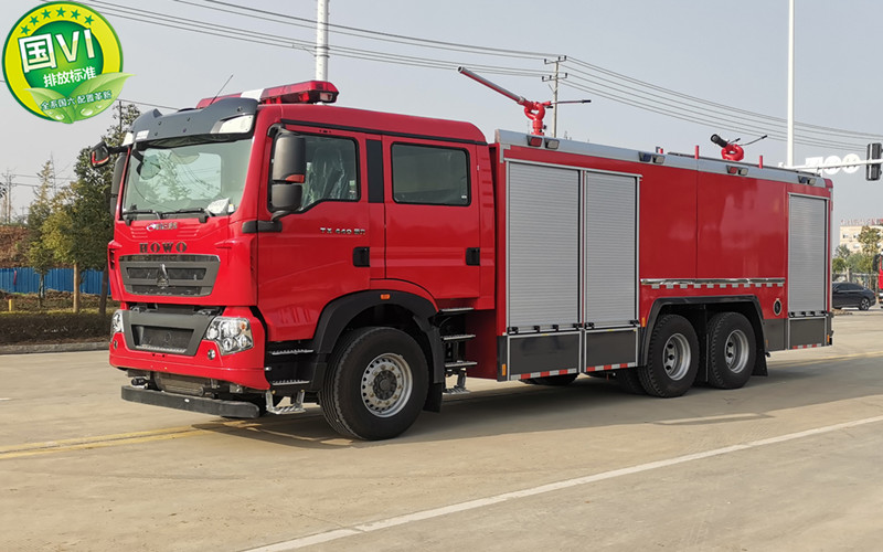 國六重汽12噸水泡沫幹粉聯用消防車