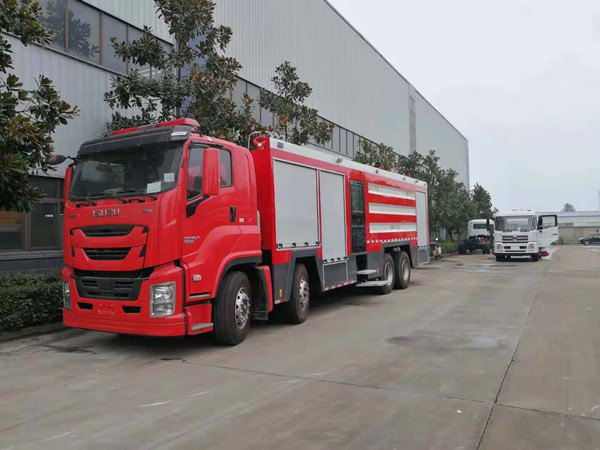 五十鈴後雙橋幹粉泡沫消防車