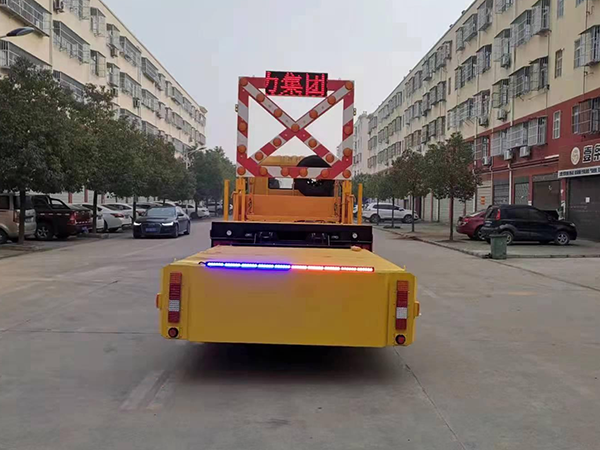 CLW5122TFZD6防撞緩衝車