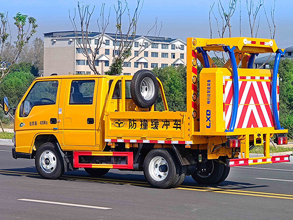江鈴順威70K/80K防撞緩衝車