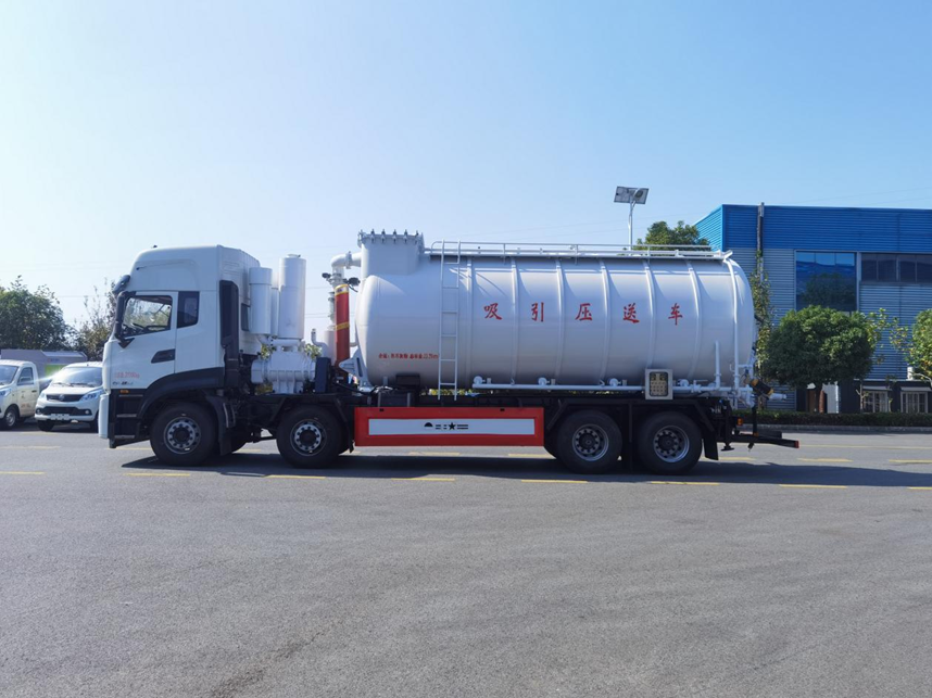 東風天龍前四後八吸引壓車