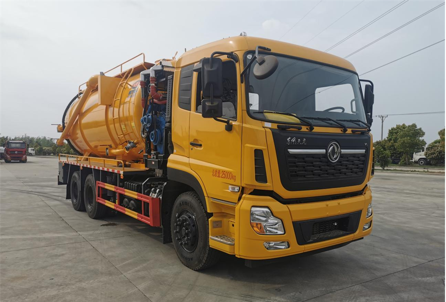 天龍後八輪清洗吸汙車
