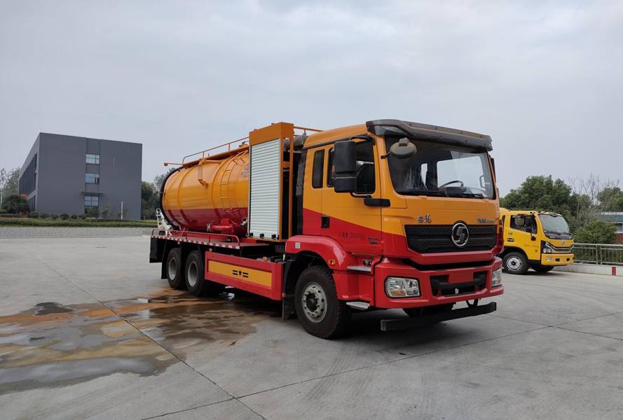 陝汽德龍後八輪清洗吸汙車