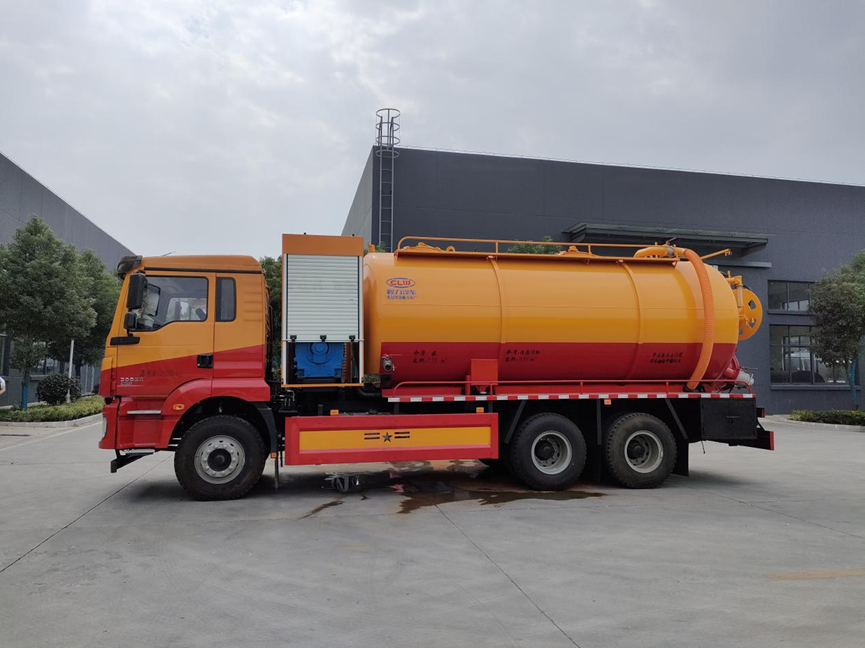 陝汽德龍後八輪清洗吸汙車