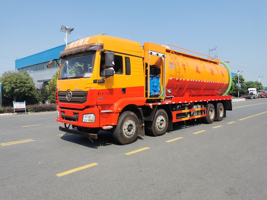 柳汽乘龍後八輪清洗吸汙車