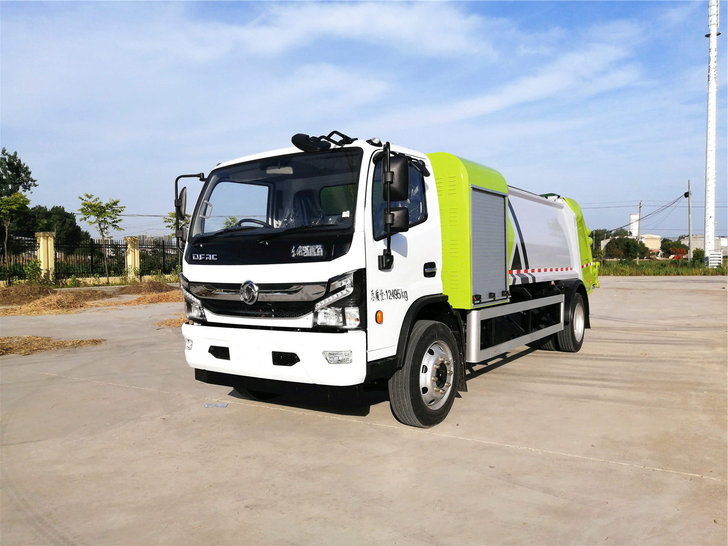 10方東風純電動壓縮垃圾車(電池後背)