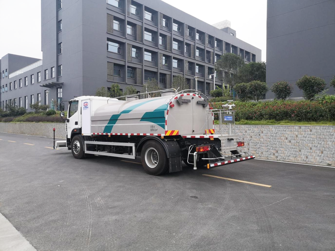 福田歐馬可10方純電動路麵清洗車