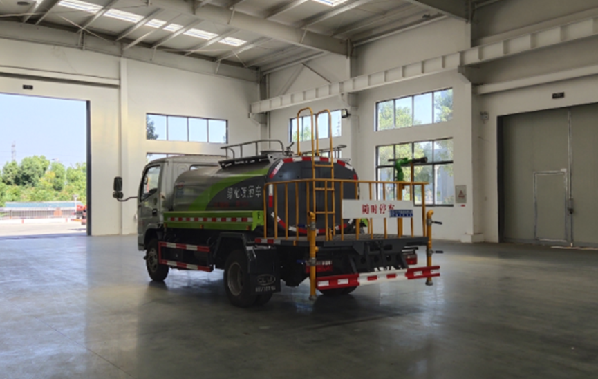谈球吧下载地址D6.F6係列4.64方綠化噴灑車