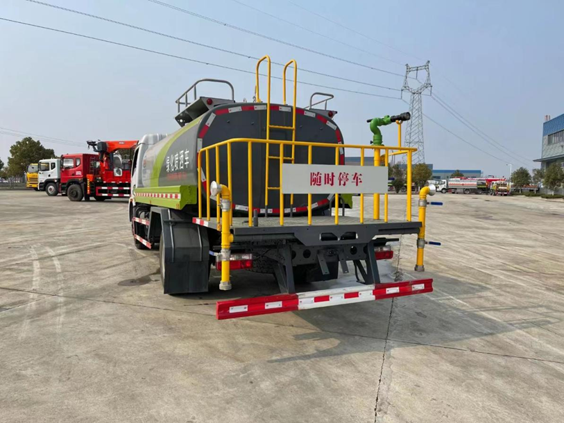 D7.F7係列9.28方綠化噴灑車