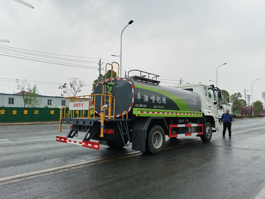 重汽NX係列13.6方綠化噴灑車