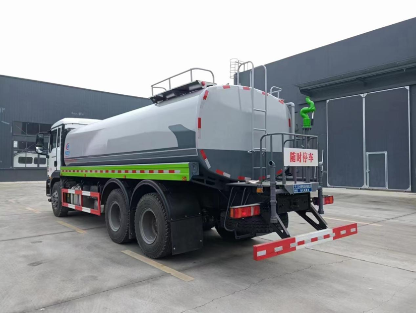 重汽汕德卡後雙橋係列18.79方綠化噴灑車